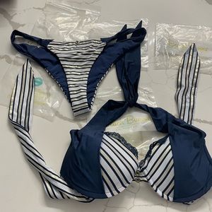 *******SOLD*****Beach Bunny First Mate style.  Medium top and XLarge bottom.